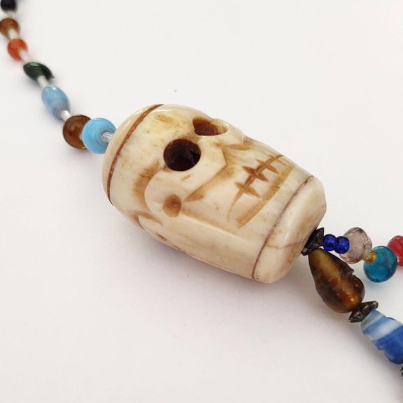 Unique carved stone face statement glass beaded necklace - Picture 13 of 15